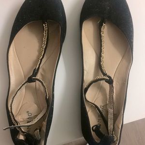 Size 8 Bamboo t-strap flats with gold chain